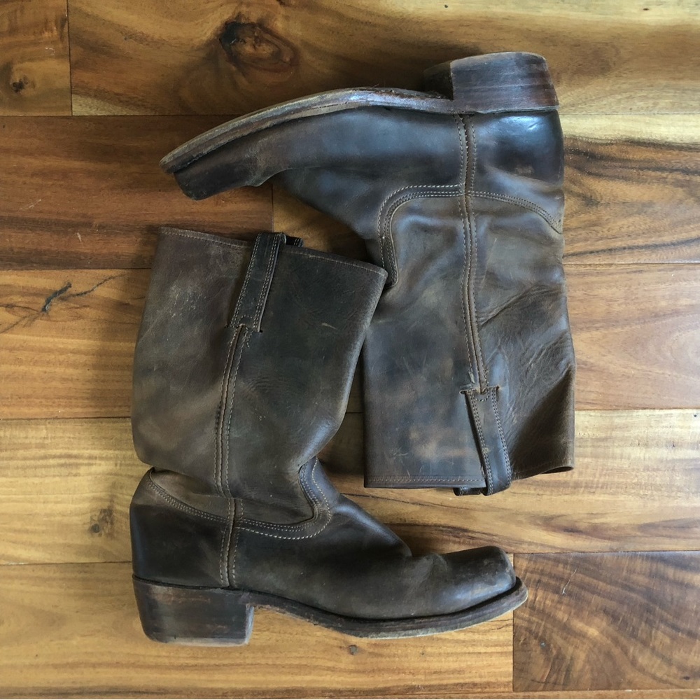 Men’s Vintage Frye Boots Brown Leather 10.5 have been resoled. In great shape!